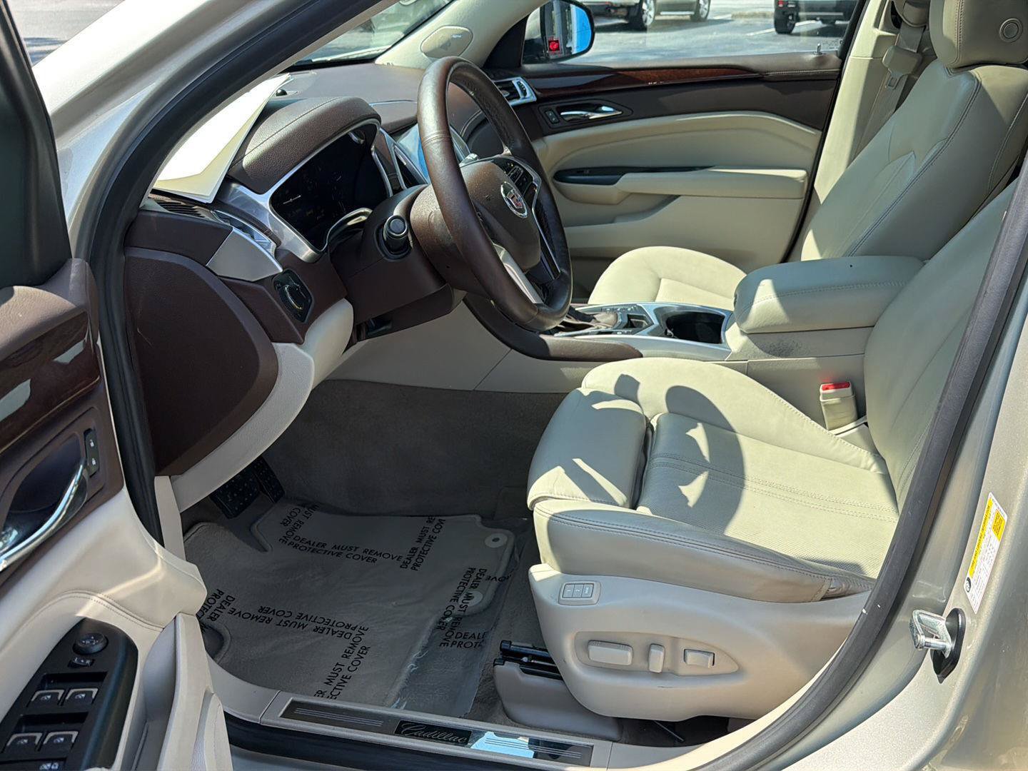 Used 2016 Cadillac SRX Luxury w/ Driver Awareness Package FWD image 10