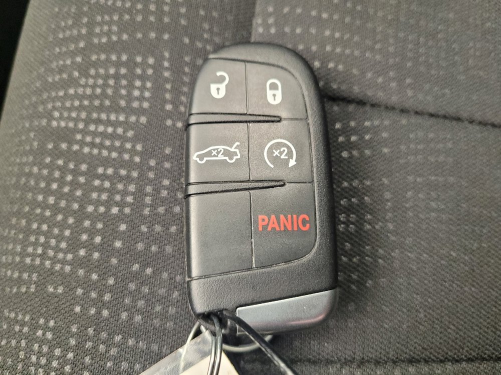 Used 2015 Chrysler 200 Limited FWD image 32