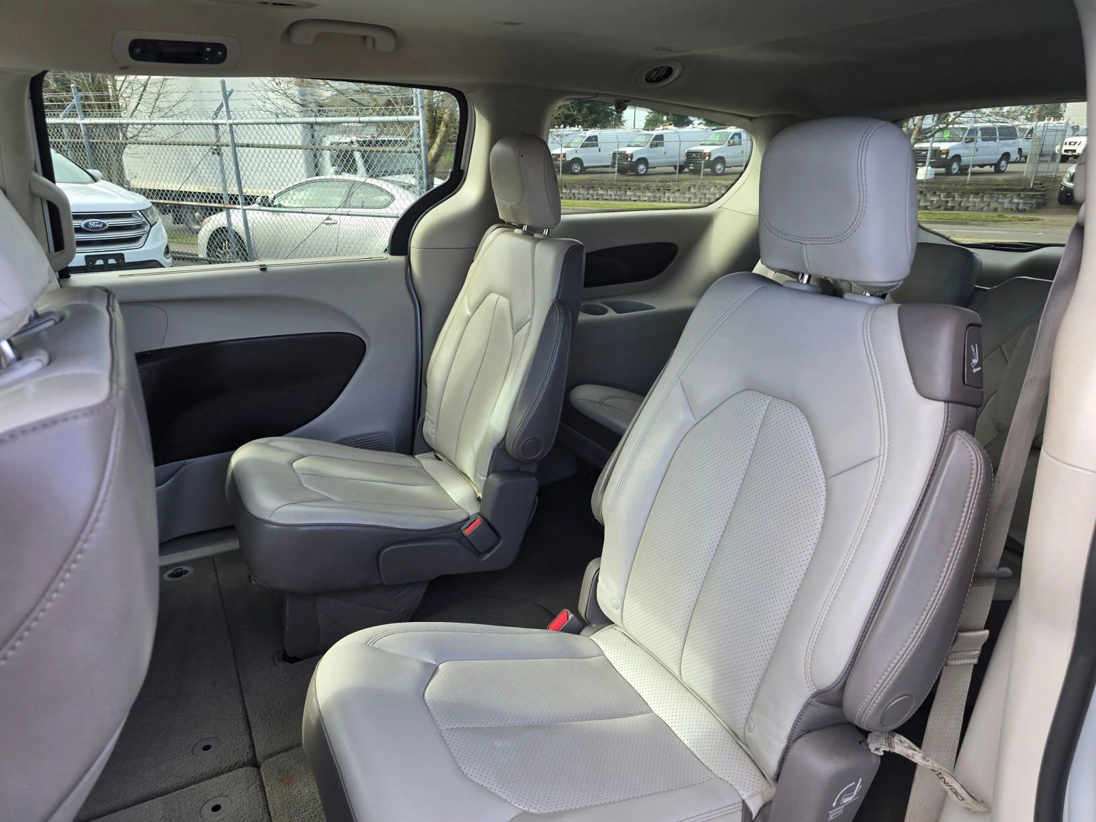 Used 2021 Chrysler Voyager Lxi image 19