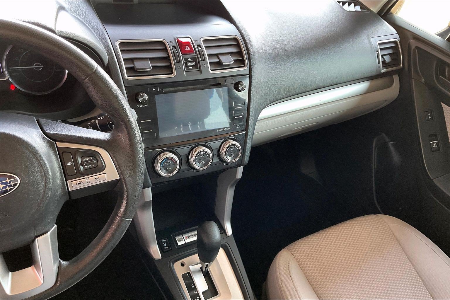 Used 2017 Subaru Forester 2.5i Premium AWD/4WD image 9