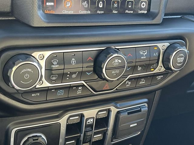 Used 2022 Jeep Wrangler Unlimited Sahara w/ Cold Weather Group image 27