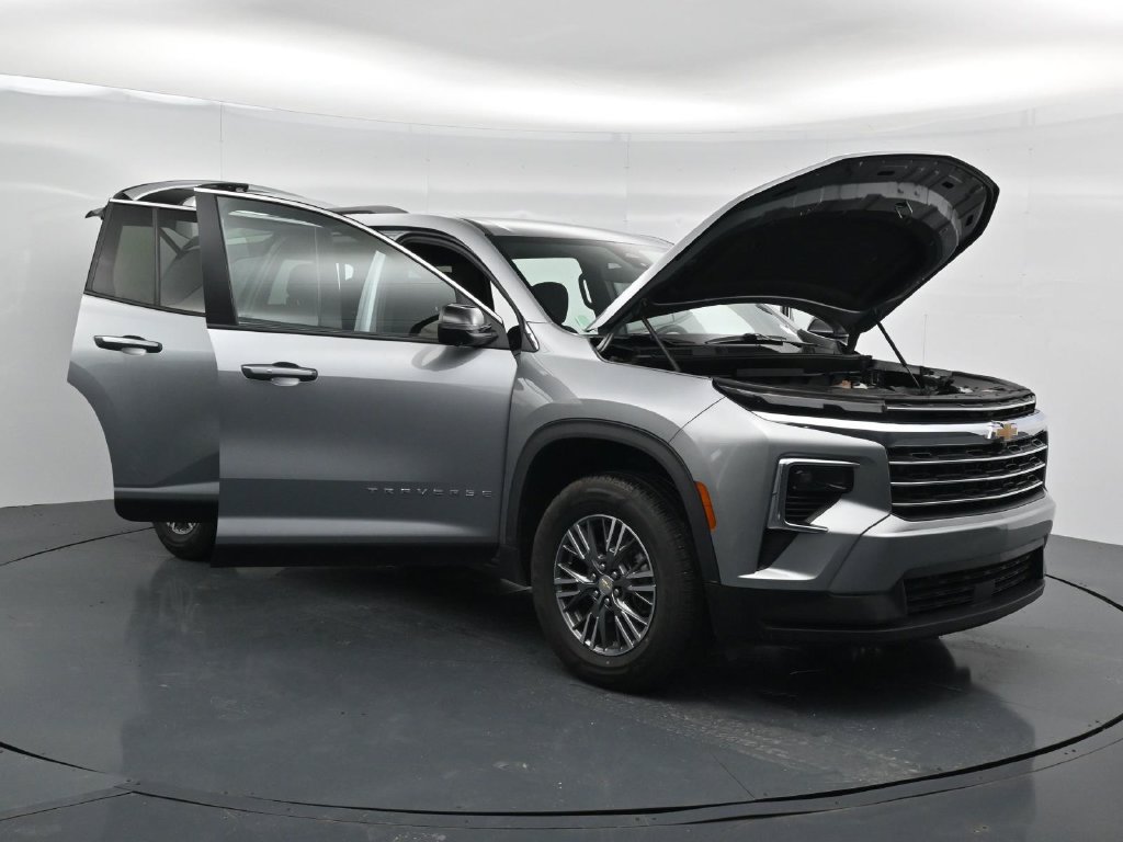 Used 2024 Chevrolet Traverse LT FWD image 43