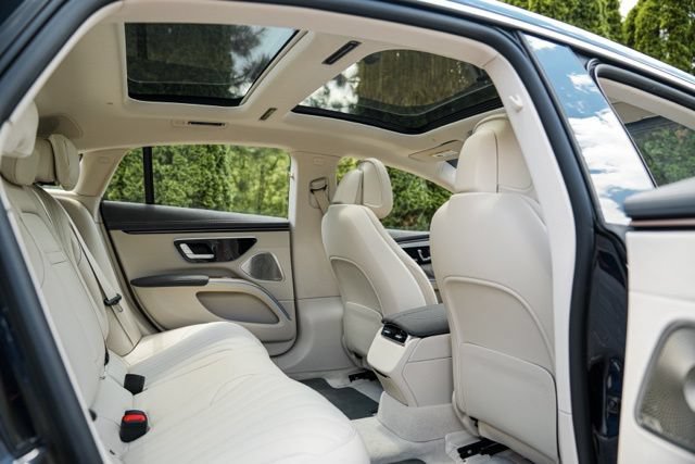 Used 2023 Mercedes-Benz EQS 580 4MATIC Sedan image 46