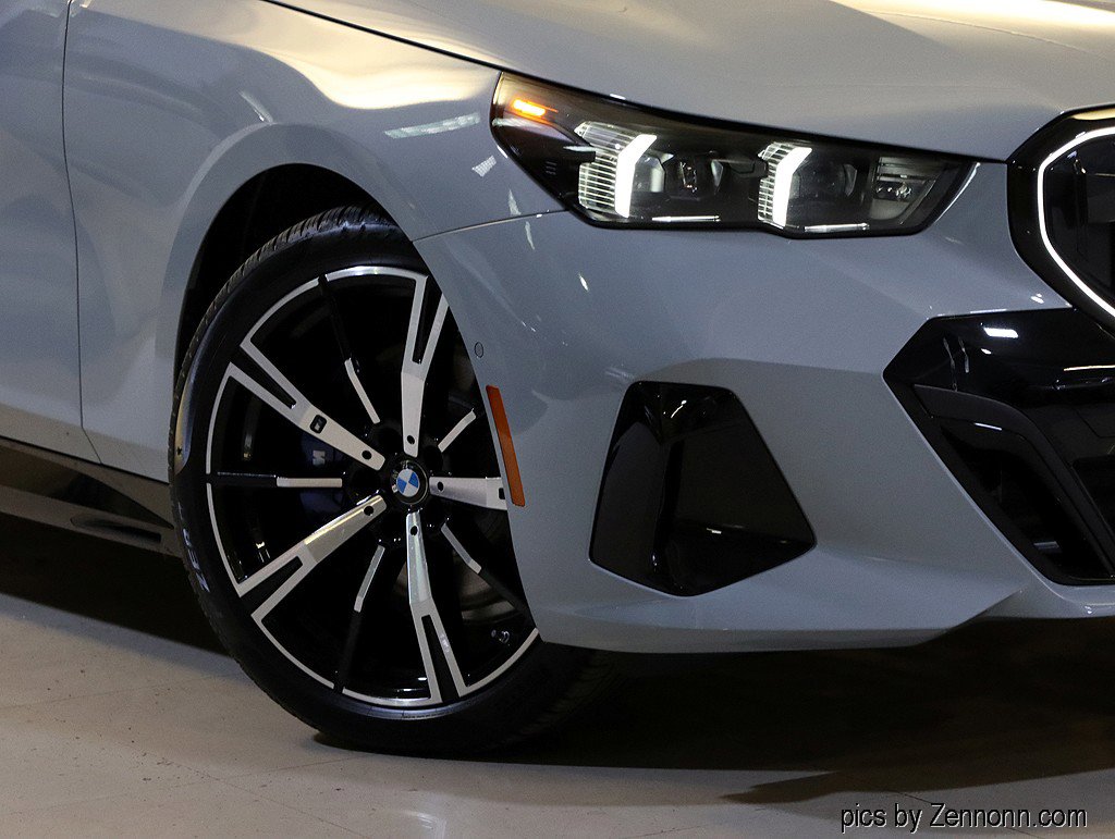 New 2026 BMW 530i xDrive w/ M Sport Package image 3