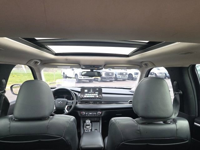 Used 2022 Mitsubishi Outlander SE image 13