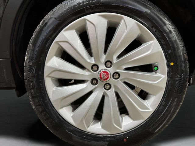 Used 2018 Jaguar E-PACE SE image 31