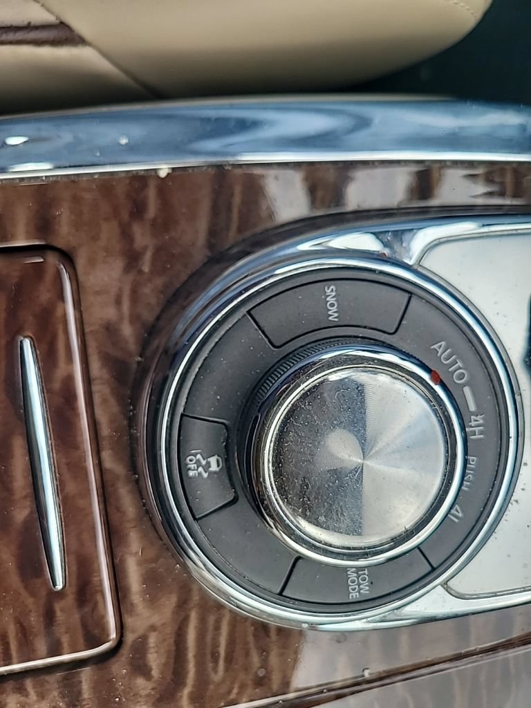 Used 2019 Nissan Armada Platinum w/ Captain's Chairs Package AWD/4WD image 13
