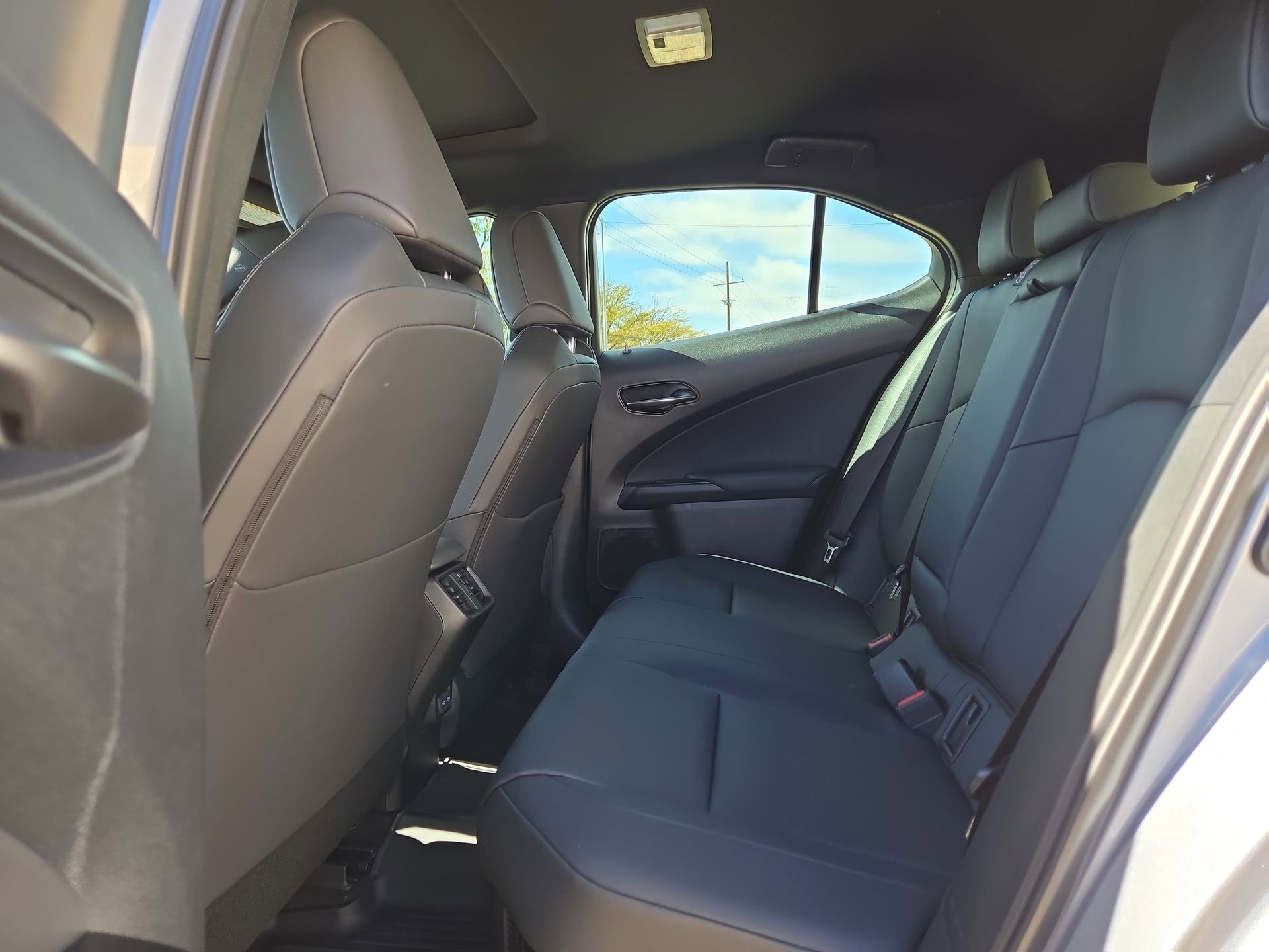 New 2025 Lexus UX 300h FWD image 13