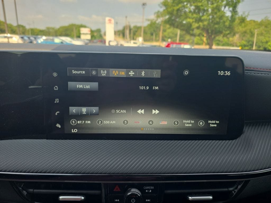 Certified 2025 Nissan Kicks SR FWD image 23