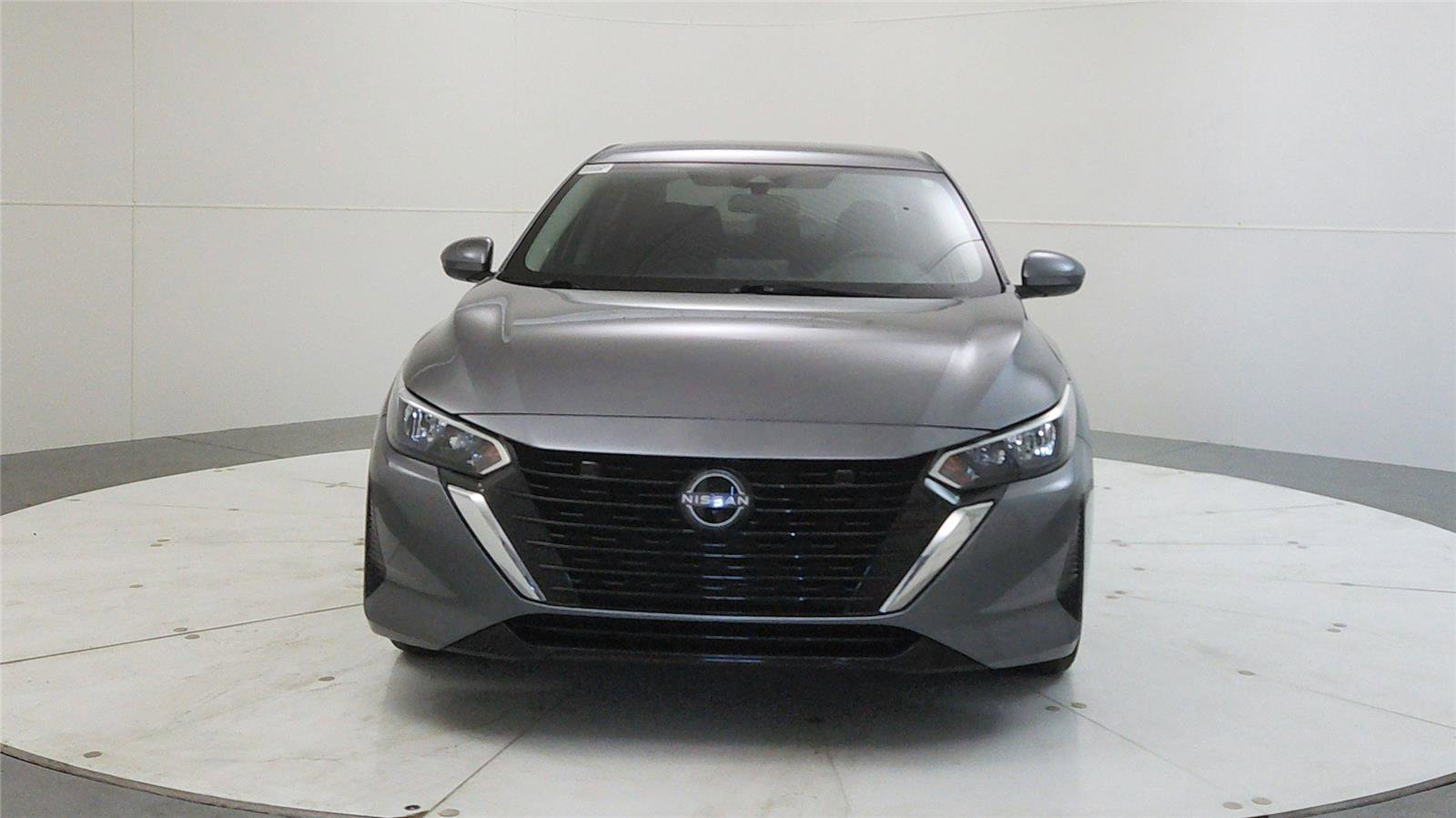 Used 2024 Nissan Sentra SV image 2