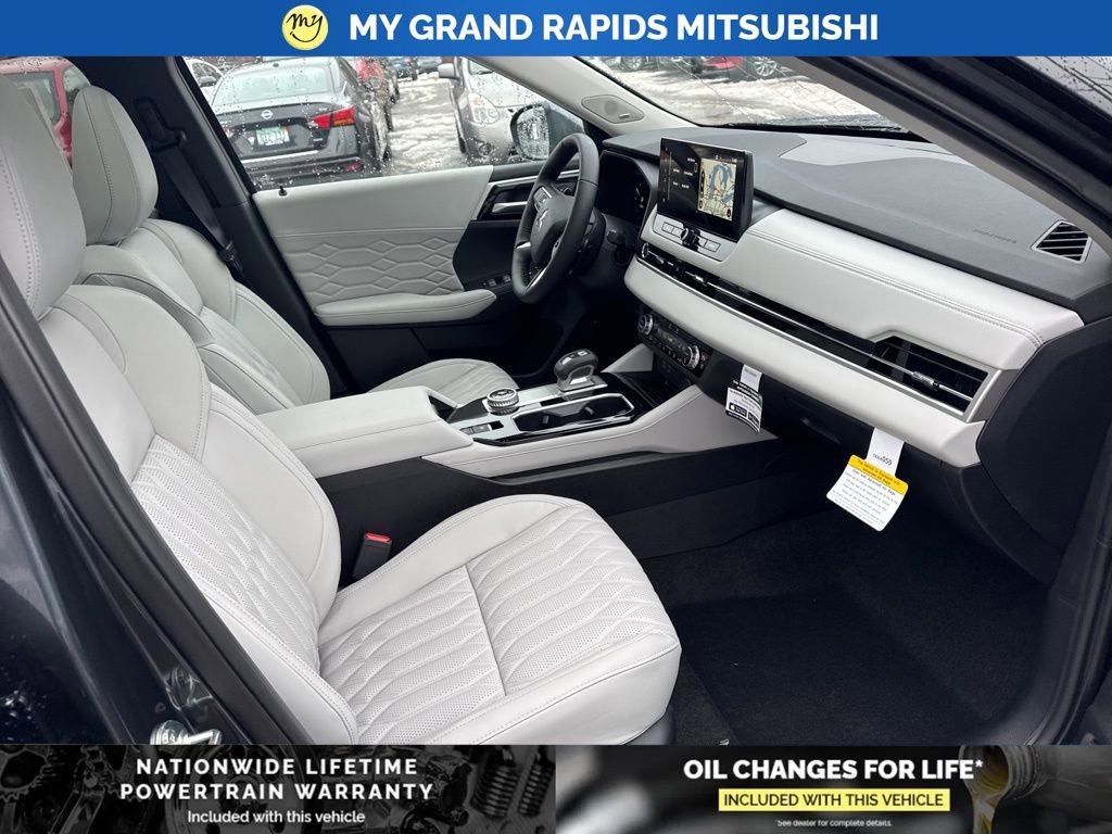 New 2026 Mitsubishi Outlander SEL image 21
