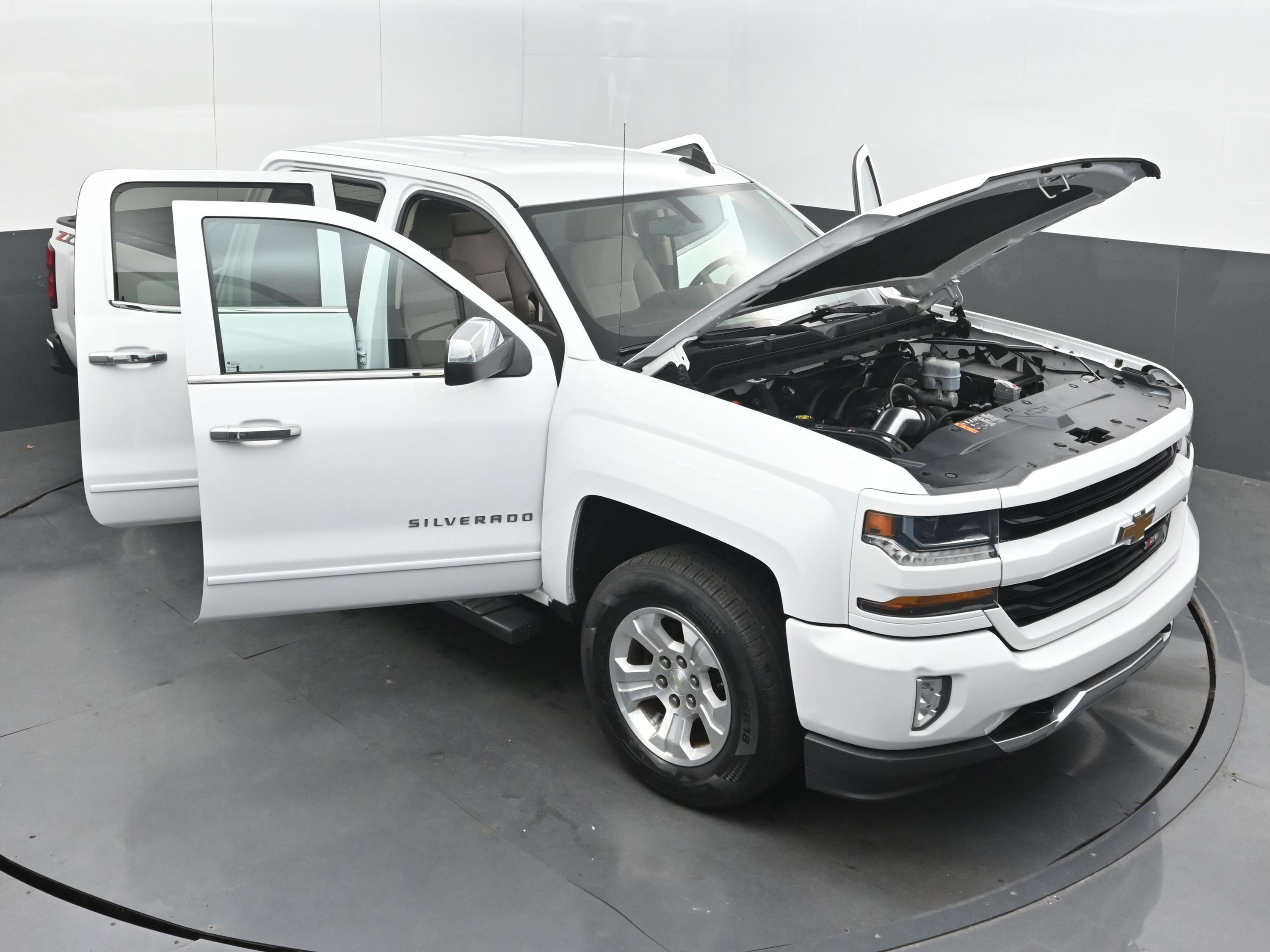 Used 2018 Chevrolet Silverado 1500 LT w/ All Star Edition AWD/4WD image 34