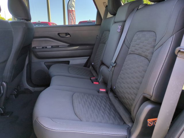 Used 2025 Nissan Pathfinder SV image 14