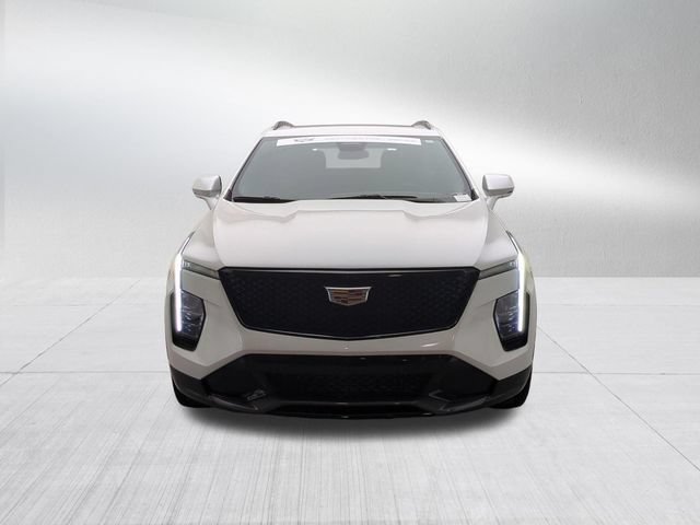 Used 2024 Cadillac XT4 Sport AWD/4WD image 2