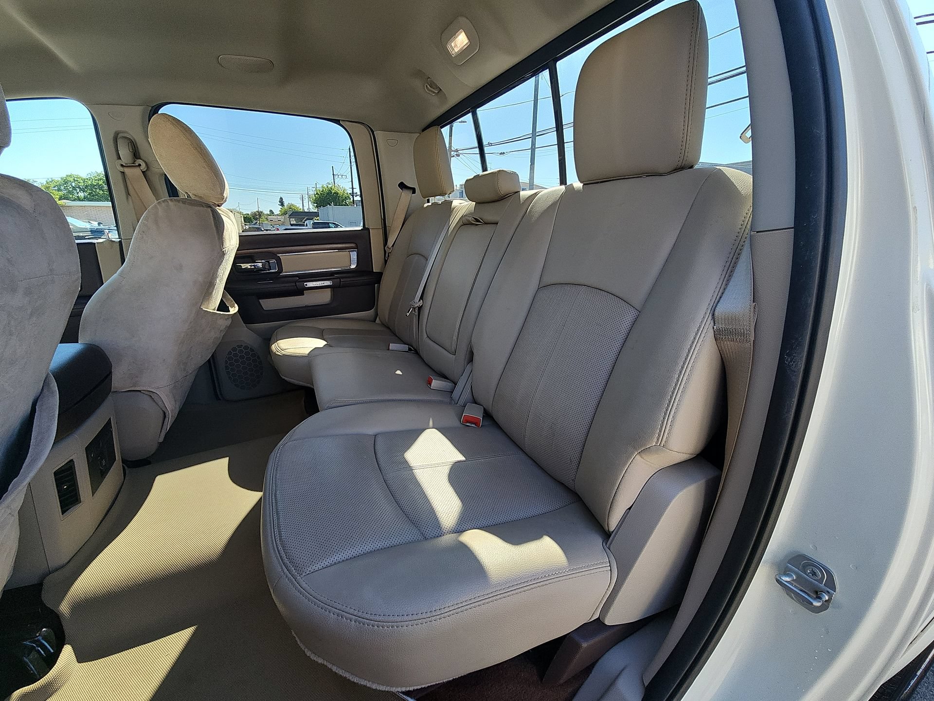 Certified 2018 RAM 1500 Laramie w/ Convenience Group AWD/4WD image 24