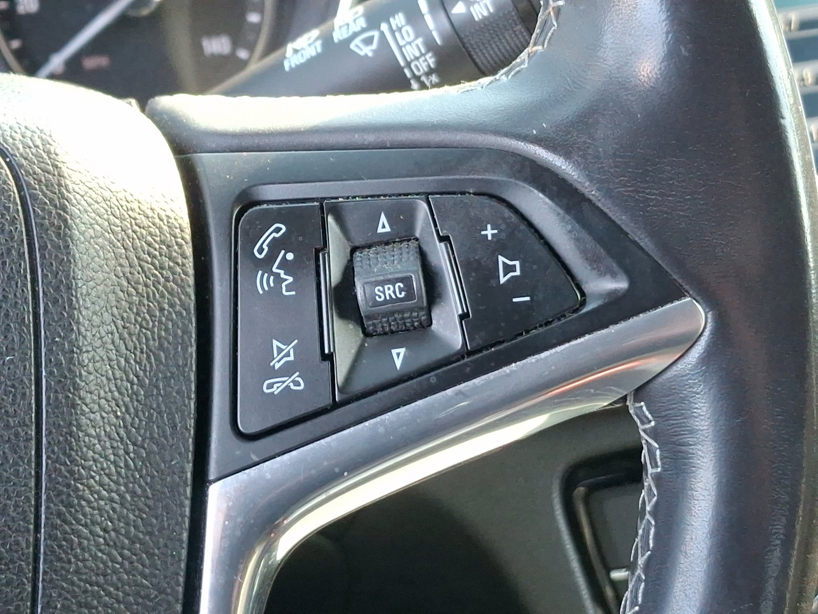 Used 2019 Buick Encore Sport Touring image 21