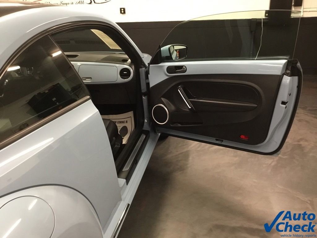 Used 2012 Volkswagen Beetle 2.5 FWD image 27