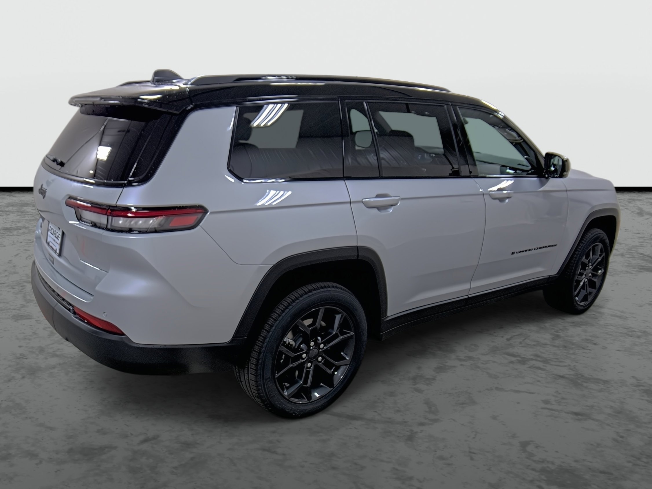 New 2025 Jeep Grand Cherokee L Limited w/ Trailer Tow Package image 4