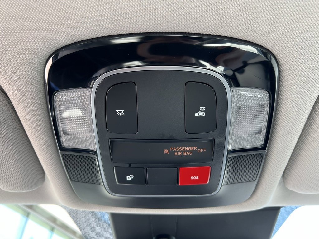 Certified 2025 Hyundai Sonata SE image 24