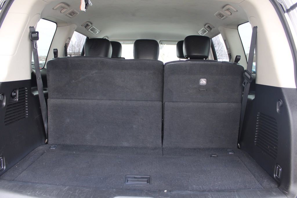 Used 2021 Nissan Armada SV image 10