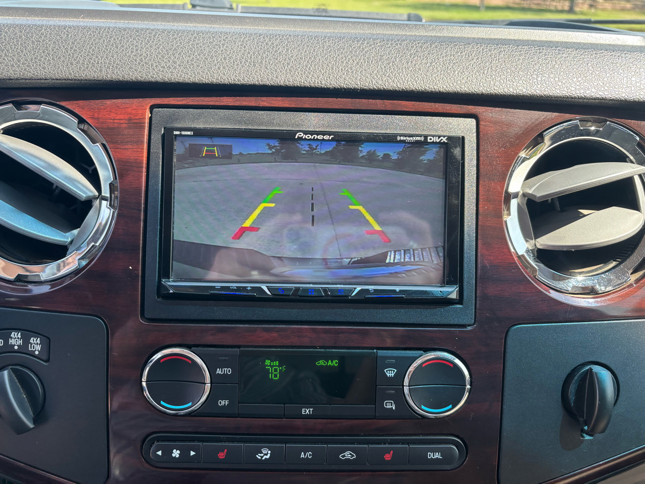 Used 2010 Ford F250 Lariat image 22