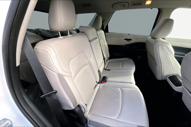 Used 2023 Nissan Pathfinder SL image 17