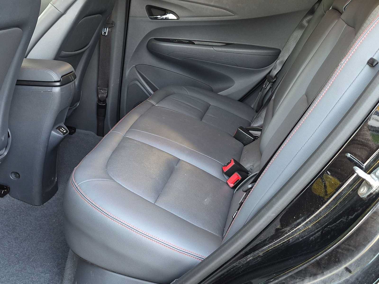 Used 2019 Chevrolet Bolt Premier w/ Infotainment Package FWD image 20