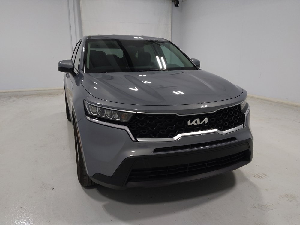 Used 2023 Kia Sorento LX image 14
