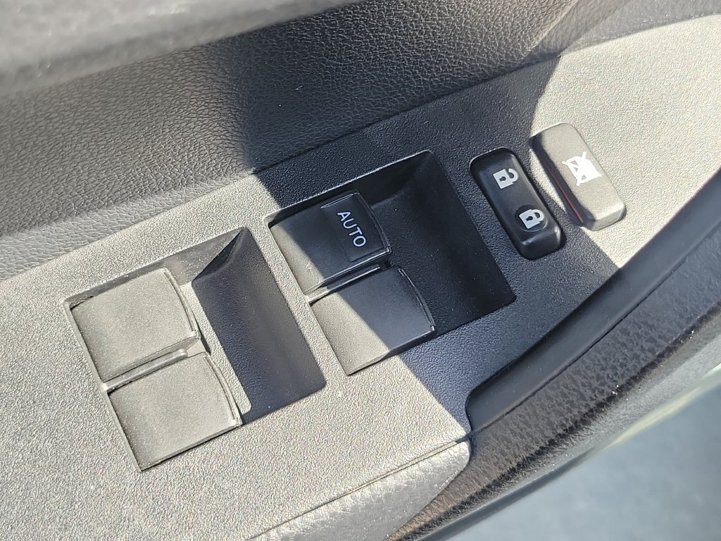 Used 2019 Toyota Corolla SE w/ Carpet Mat Package (TMS) FWD image 20