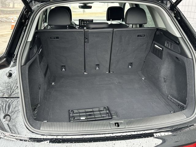 Used 2023 Audi Q5 2.0T Premium w/ Convenience Package image 14