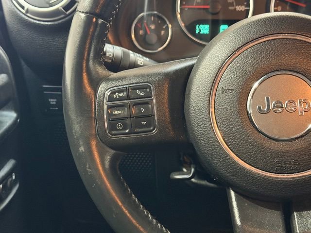 Used 2017 Jeep Wrangler Unlimited Rubicon w/ Connectivity Group AWD/4WD image 18