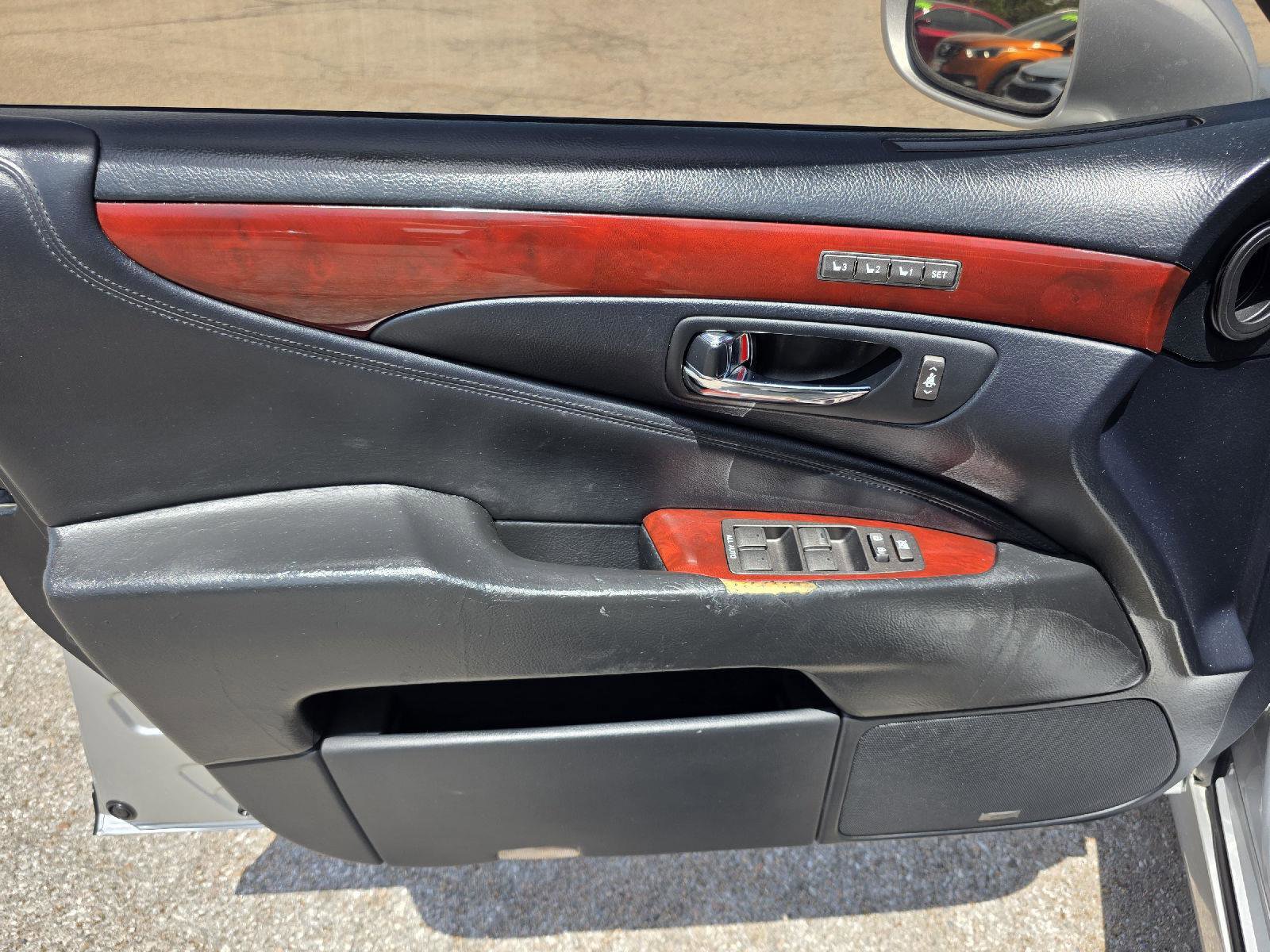Used 2010 Lexus LS 460 L RWD image 40