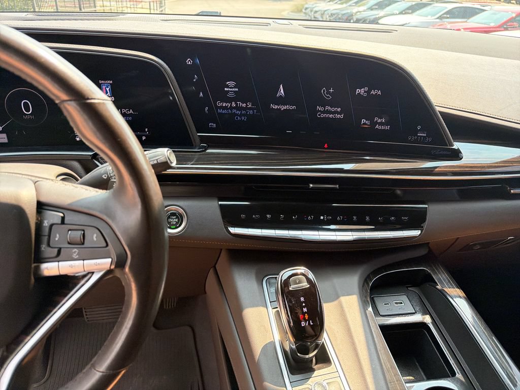 Used 2021 Cadillac Escalade Premium Luxury AWD/4WD image 27