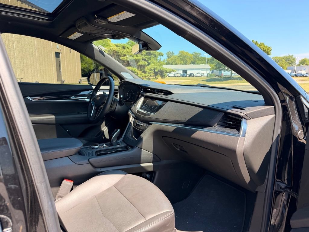 Used 2025 Cadillac XT5 Premium Luxury AWD/4WD image 29