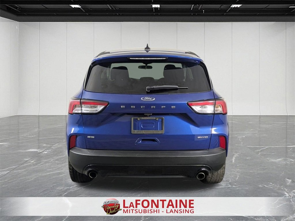 Used 2022 Ford Escape SE w/ SE Sport Appearance Package image 7