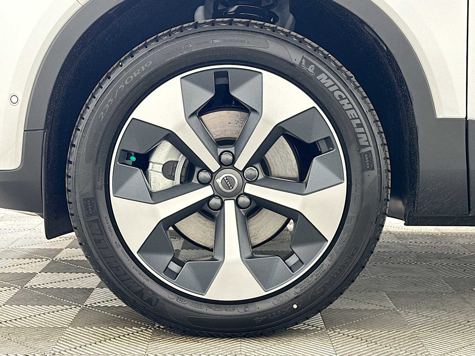 New 2026 Volvo XC40 B5 Plus w/ Protection Package Premier AWD/4WD image 29