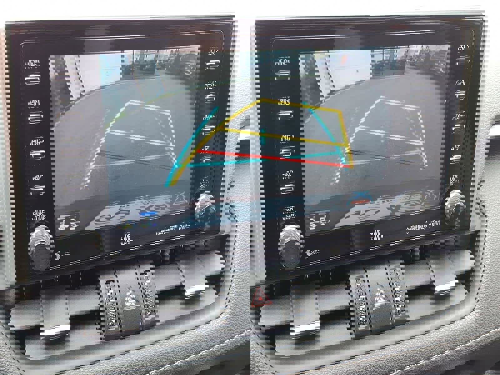 Used 2019 Toyota RAV4 XLE Premium w/ Cold Weather Package AWD/4WD image 19