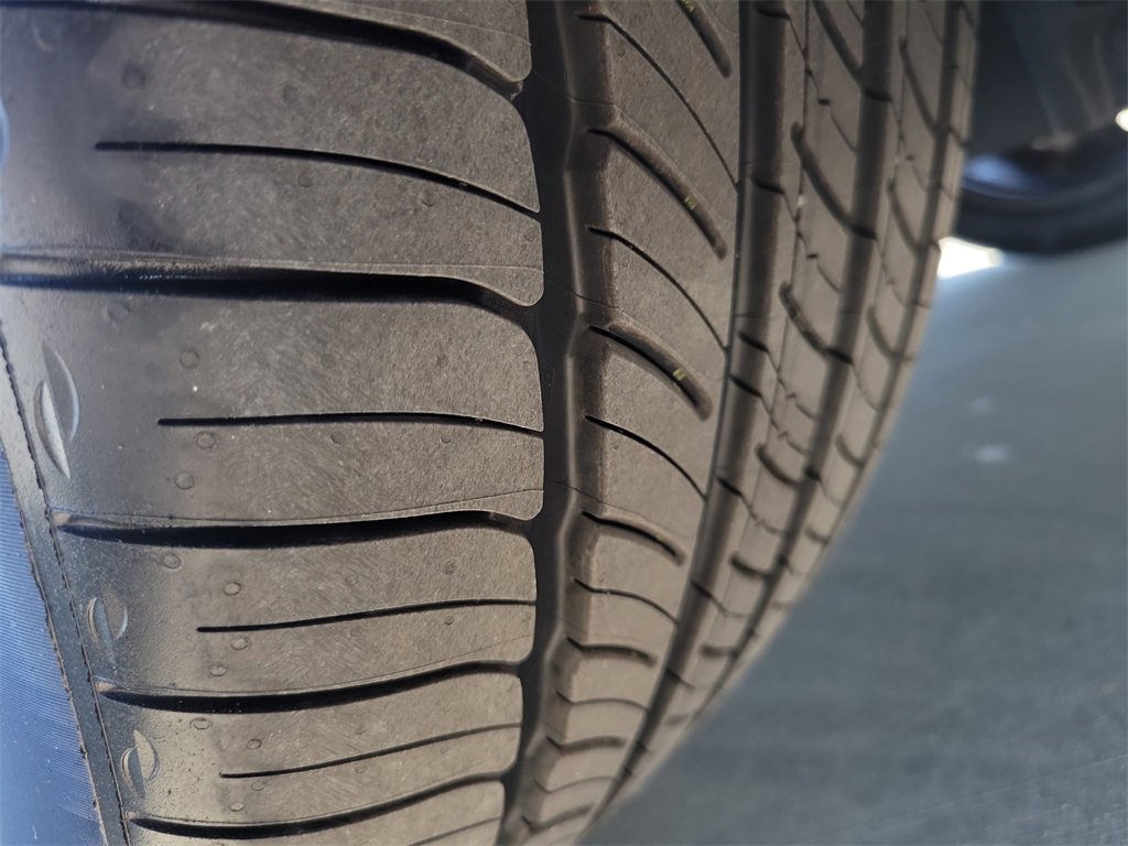 Used 2023 BMW iX xDrive50 image 19