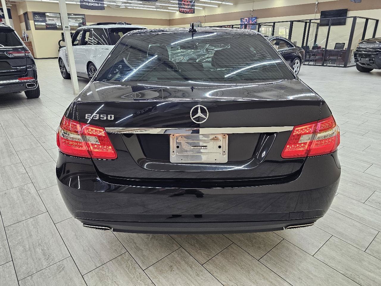 Used 2011 Mercedes-Benz E 350 Sedan w/ Premium 2 Pkg image 7
