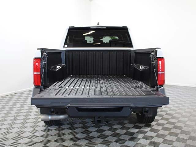 Certified 2024 Toyota Tacoma SR AWD/4WD image 15