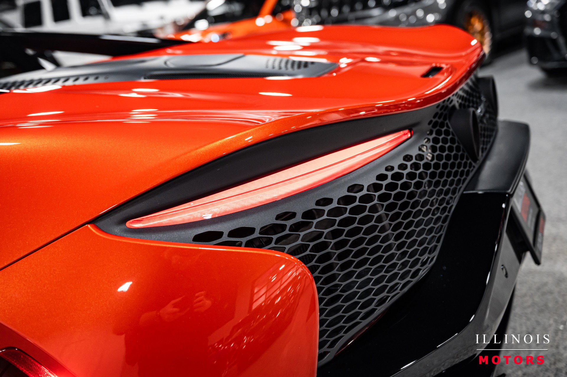 Used 2023 McLaren Artura image 12