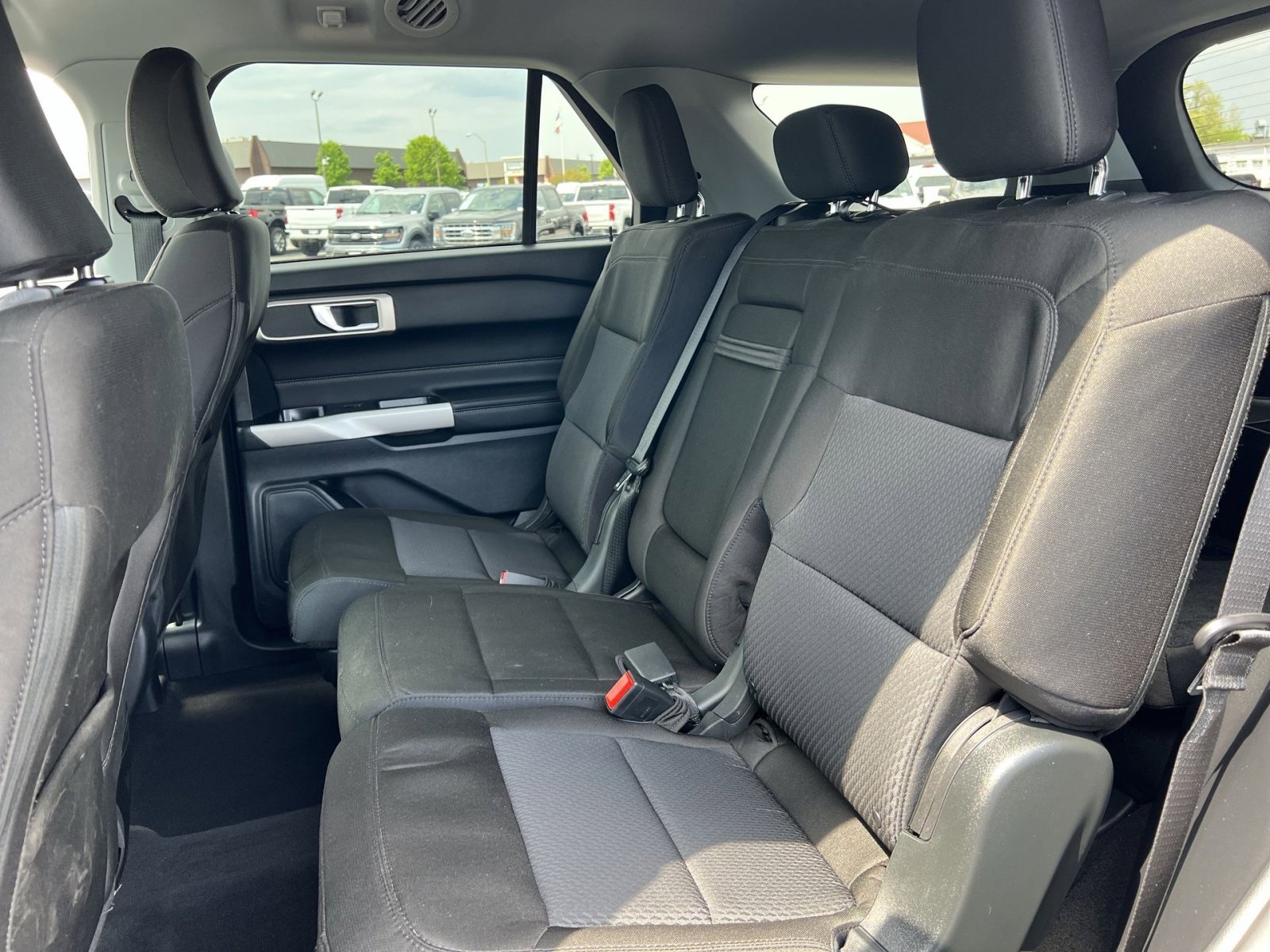 Used 2023 Ford Explorer XLT AWD/4WD image 31