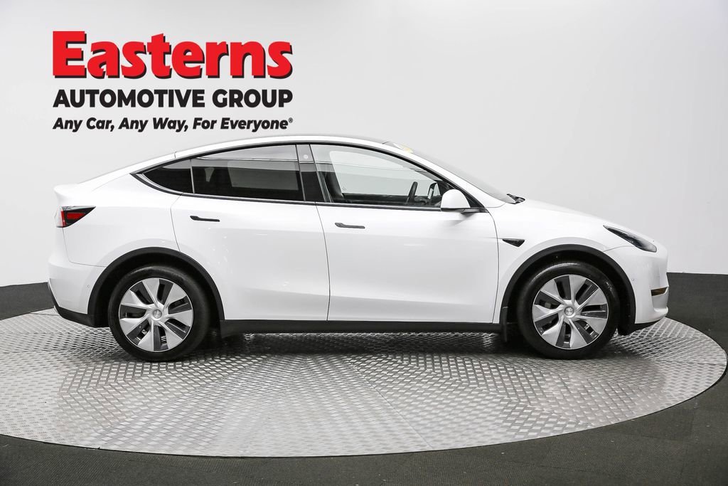 Used 2022 Tesla Model Y Long Range image 2