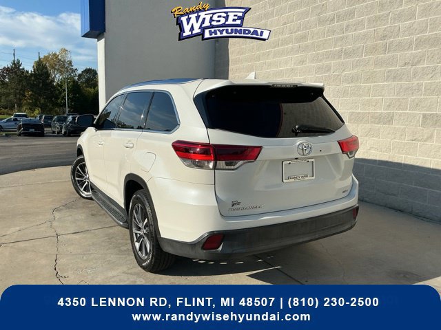 Used 2019 Toyota Highlander XLE FWD image 10