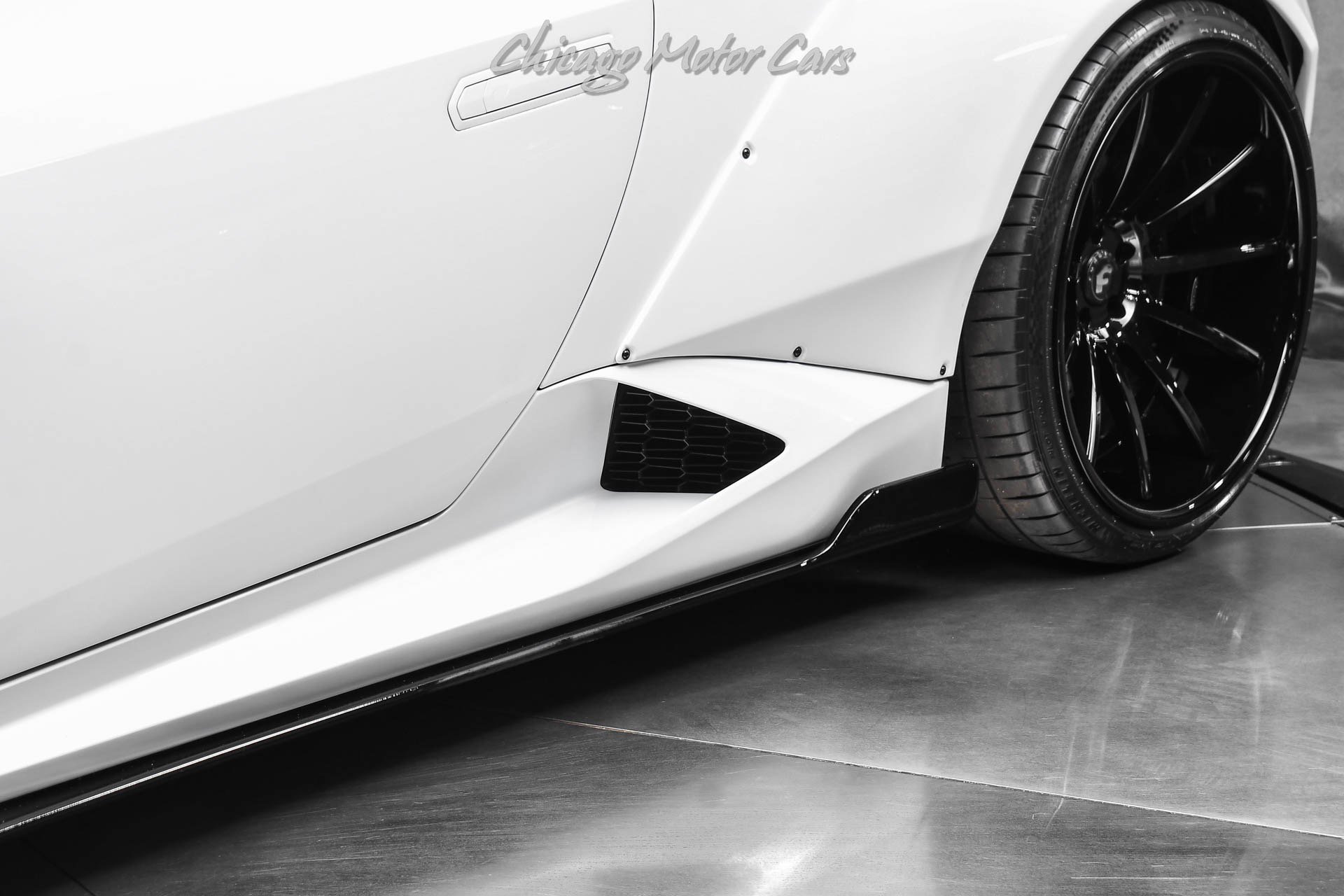 Used 2016 Lamborghini Huracan LP 580-2 RWD image 31