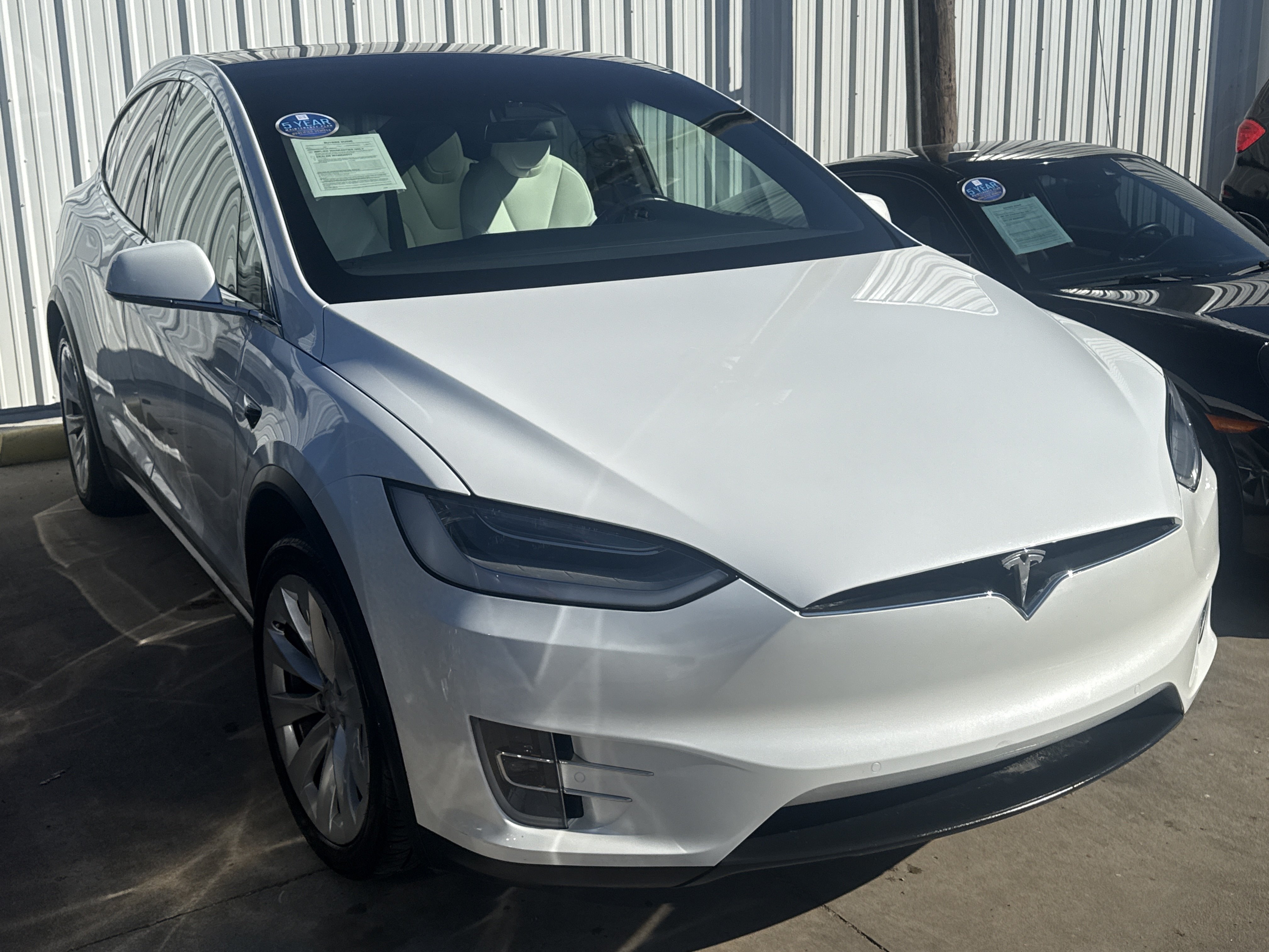 Used 2021 Tesla Model X Long Range AWD/4WD image 2