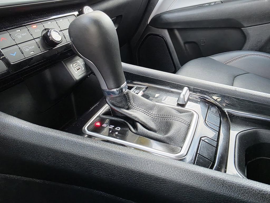 Used 2024 Jeep Compass Limited image 23