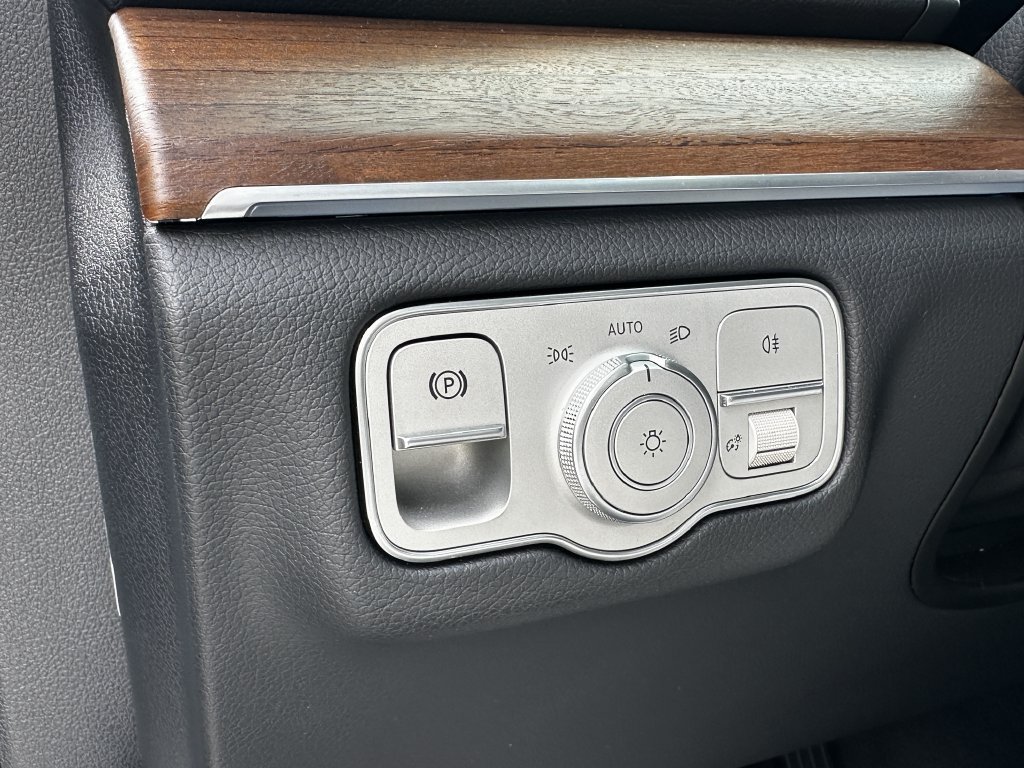 Certified 2025 Mercedes-Benz GLE 450e 4MATIC image 34