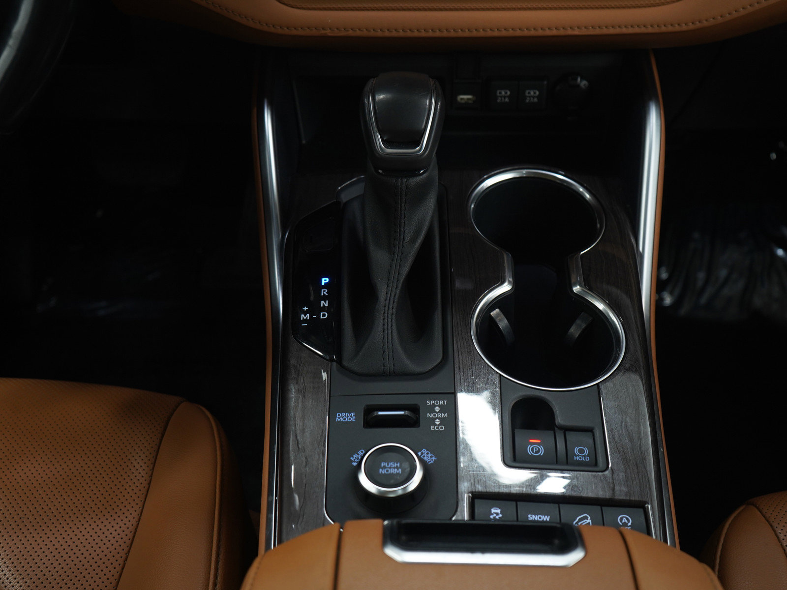 Used 2020 Toyota Highlander Platinum image 18