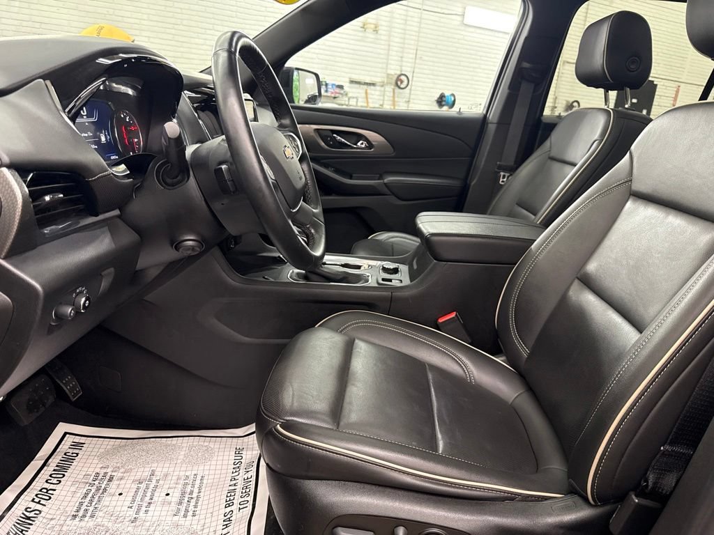 Used 2023 Chevrolet Traverse Premier AWD/4WD image 9